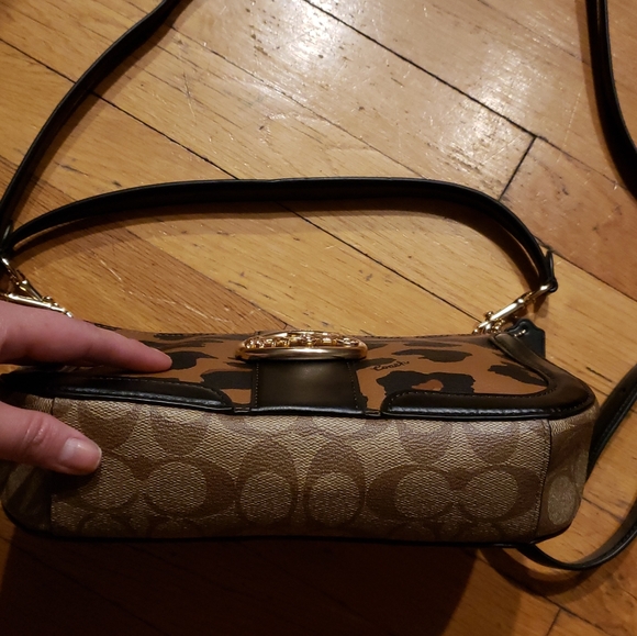 Purse - Picture 2 of 4